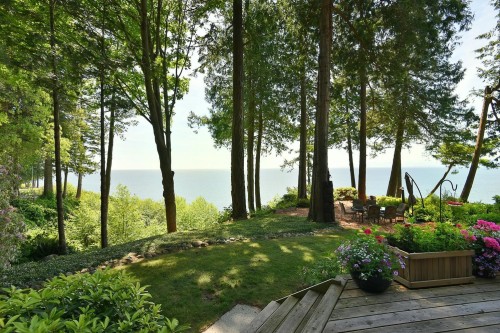 7647 Eureka Place, Halfmoon Bay, BC 