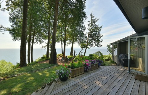 7647 Eureka Place, Halfmoon Bay, BC 