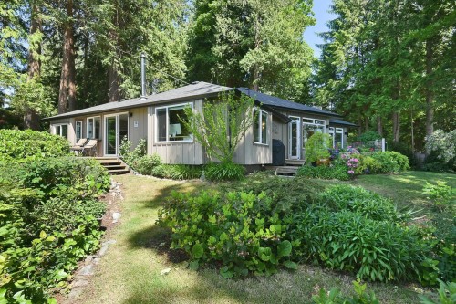 7647 Eureka Place, Halfmoon Bay, BC 