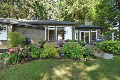 7647 Eureka Place, Halfmoon Bay, BC 
