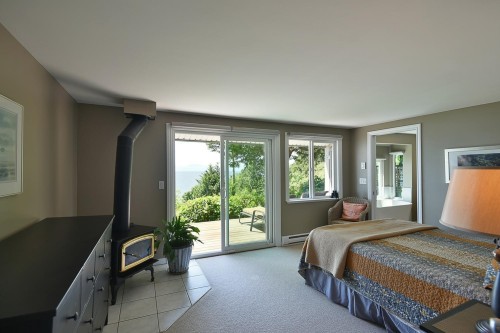 7647 Eureka Place, Halfmoon Bay, BC 