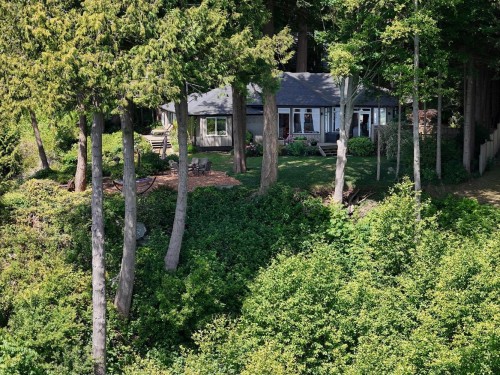 7647 Eureka Place, Halfmoon Bay, BC 