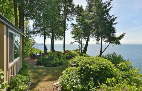 7647 Eureka Place, Halfmoon Bay, BC 