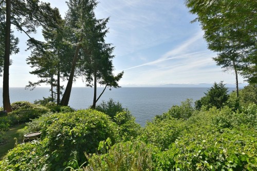 7647 Eureka Place, Halfmoon Bay, BC 