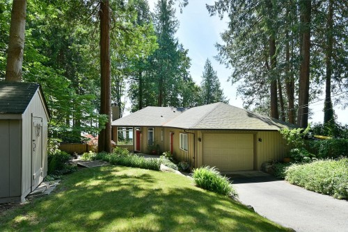 7647 Eureka Place, Halfmoon Bay, BC 