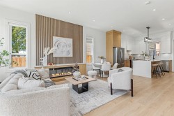 101-957 Edgar Avenue  Coquitlam, BC V3K 2K1