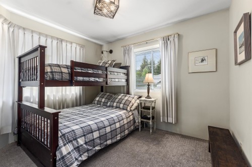 6266 Eagle Drive, Whistler, BC - Indoor Photo Showing Bedroom