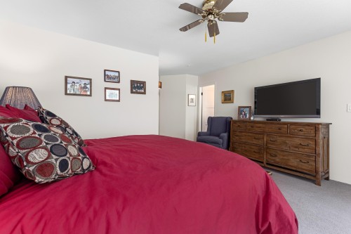 6266 Eagle Drive, Whistler, BC - Indoor Photo Showing Bedroom