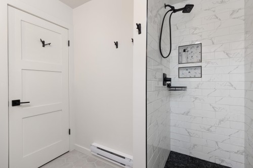 6266 Eagle Drive, Whistler, BC - Indoor Photo Showing Other Room