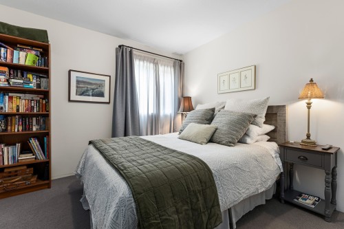 6266 Eagle Drive, Whistler, BC - Indoor Photo Showing Bedroom