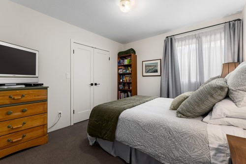 6266 Eagle Drive, Whistler, BC - Indoor Photo Showing Bedroom
