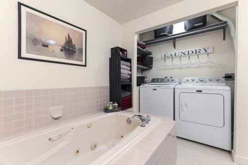 6266 Eagle Drive, Whistler, BC - Indoor Photo Showing Laundry Room
