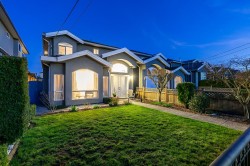 8438 14th Avenue Burnaby, BC V3N 2C4