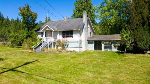 6104 Mason Road, Sechelt, BC 