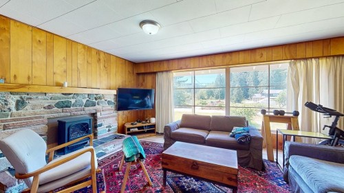 6104 Mason Road, Sechelt, BC 