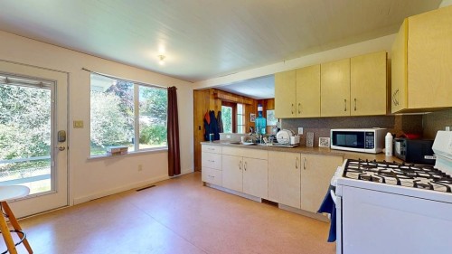 6104 Mason Road, Sechelt, BC 