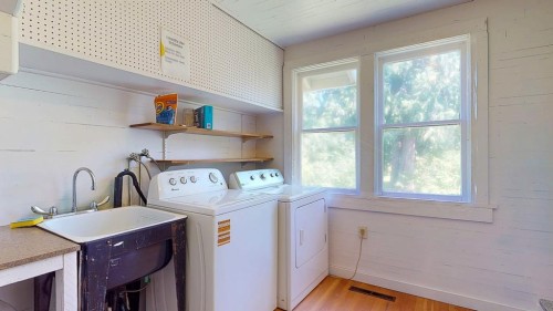 6104 Mason Road, Sechelt, BC 