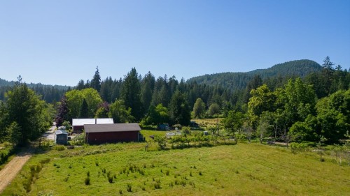 6104 Mason Road, Sechelt, BC 