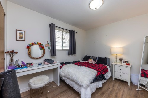 239 20Th Street E, North Vancouver, BC 