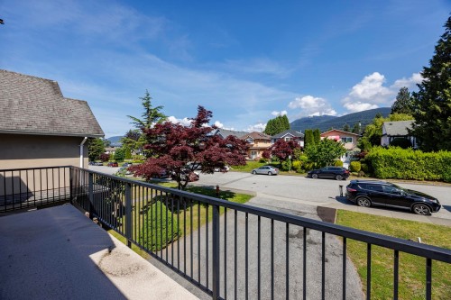 239 20Th Street E, North Vancouver, BC 