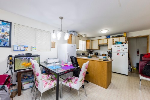 239 20Th Street E, North Vancouver, BC 