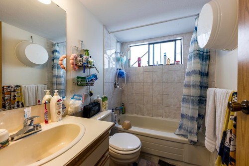 239 20Th Street E, North Vancouver, BC 