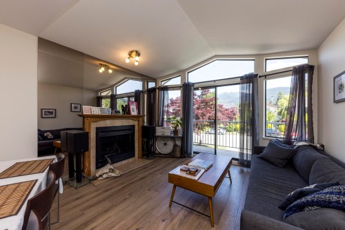 239 20Th Street E, North Vancouver, BC 