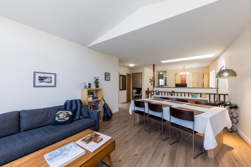 239 20Th Street E, North Vancouver, BC 