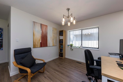 239 20Th Street E, North Vancouver, BC 