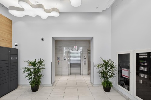 2708-5470 Ormidale St, Vancouver, BC - Indoor Photo Showing Other Room