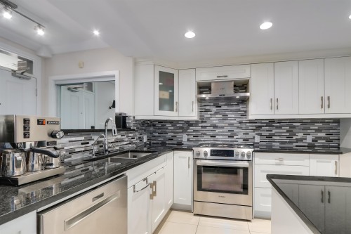 1405 7Th Avenue W, Vancouver, BC 