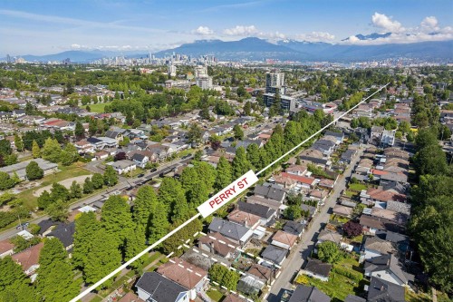 4412 Perry Street, Vancouver, BC 