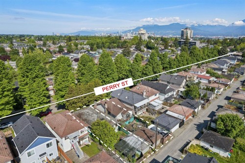 4412 Perry Street, Vancouver, BC 