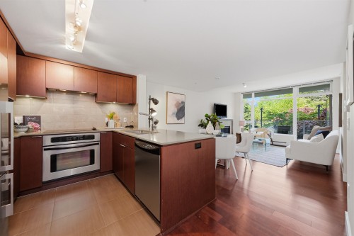 205-158 13th Street W North Vancouver, BC V7M 0A7
