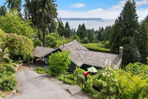 2660 Queens Avenue, West Vancouver, BC 