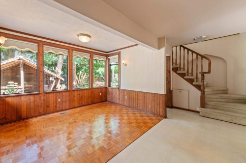 2495 Lauralynn Drive, North Vancouver, BC 