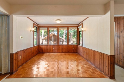 2495 Lauralynn Drive, North Vancouver, BC 