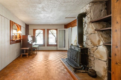 2495 Lauralynn Drive, North Vancouver, BC 