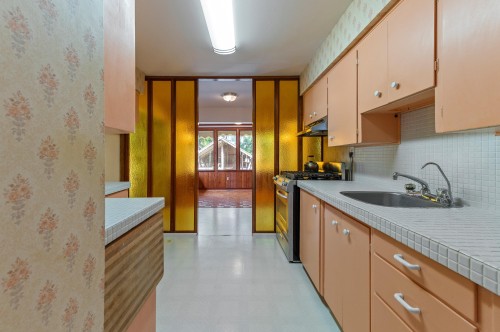 2495 Lauralynn Drive, North Vancouver, BC 