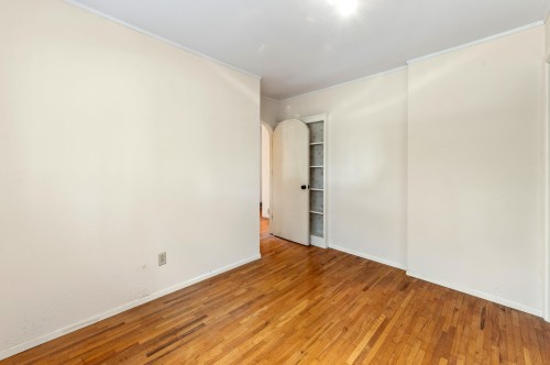 2495 Lauralynn Drive, North Vancouver, BC 
