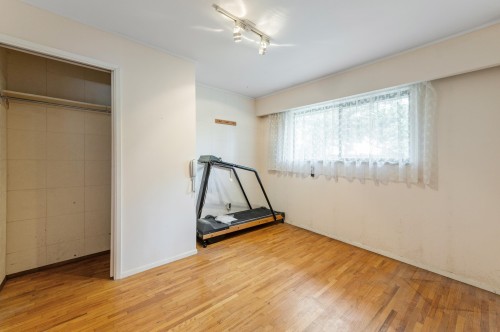 2495 Lauralynn Drive, North Vancouver, BC 