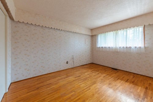 2495 Lauralynn Drive, North Vancouver, BC 
