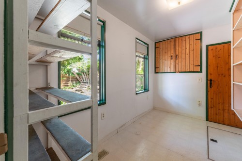 2495 Lauralynn Drive, North Vancouver, BC 