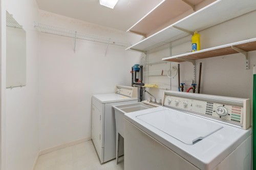 2495 Lauralynn Drive, North Vancouver, BC 