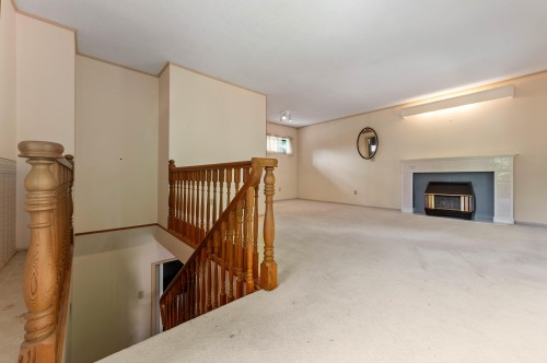2495 Lauralynn Drive, North Vancouver, BC 