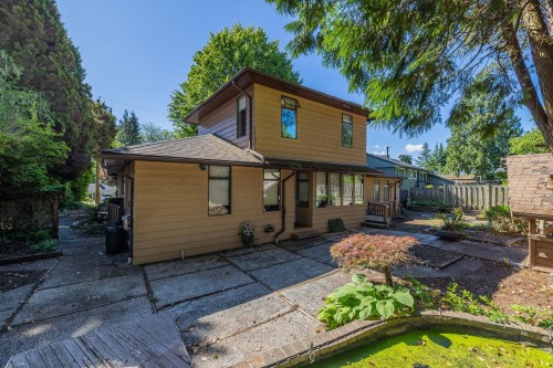 2495 Lauralynn Drive, North Vancouver, BC 