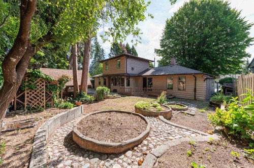 2495 Lauralynn Drive, North Vancouver, BC 