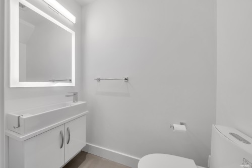 3342 24Th Avenue E, Vancouver, BC 