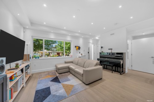 3342 24Th Avenue E, Vancouver, BC 
