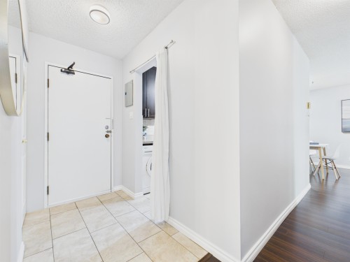 220-8411 Ackroyd, Richmond, BC - Indoor Photo Showing Other Room